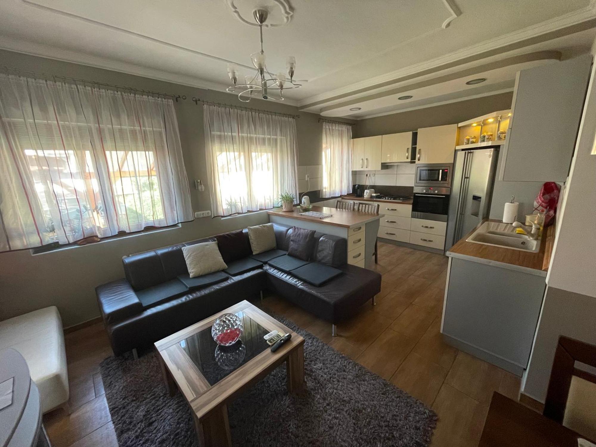 Relax Apartamento Zalaegerszeg Exterior foto