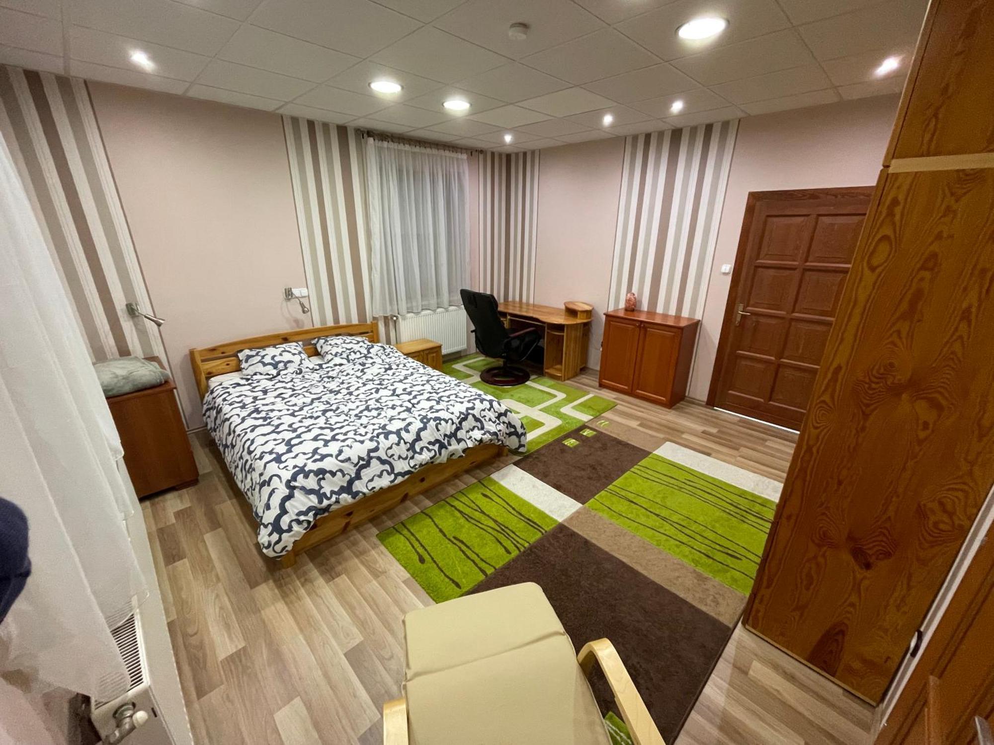 Relax Apartamento Zalaegerszeg Exterior foto